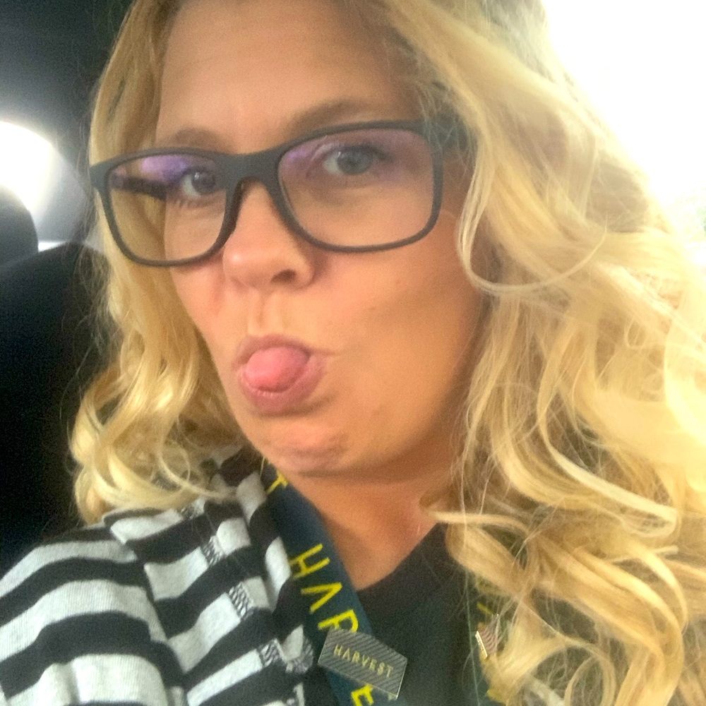 Meet your Posher, Danielle